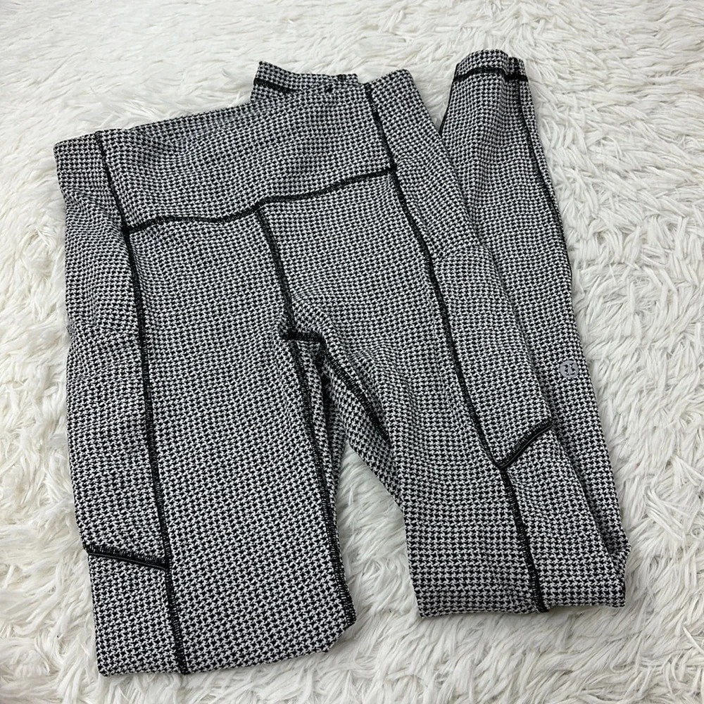 Lululemon Speed Up Tight *Full-On Luxtreme 28